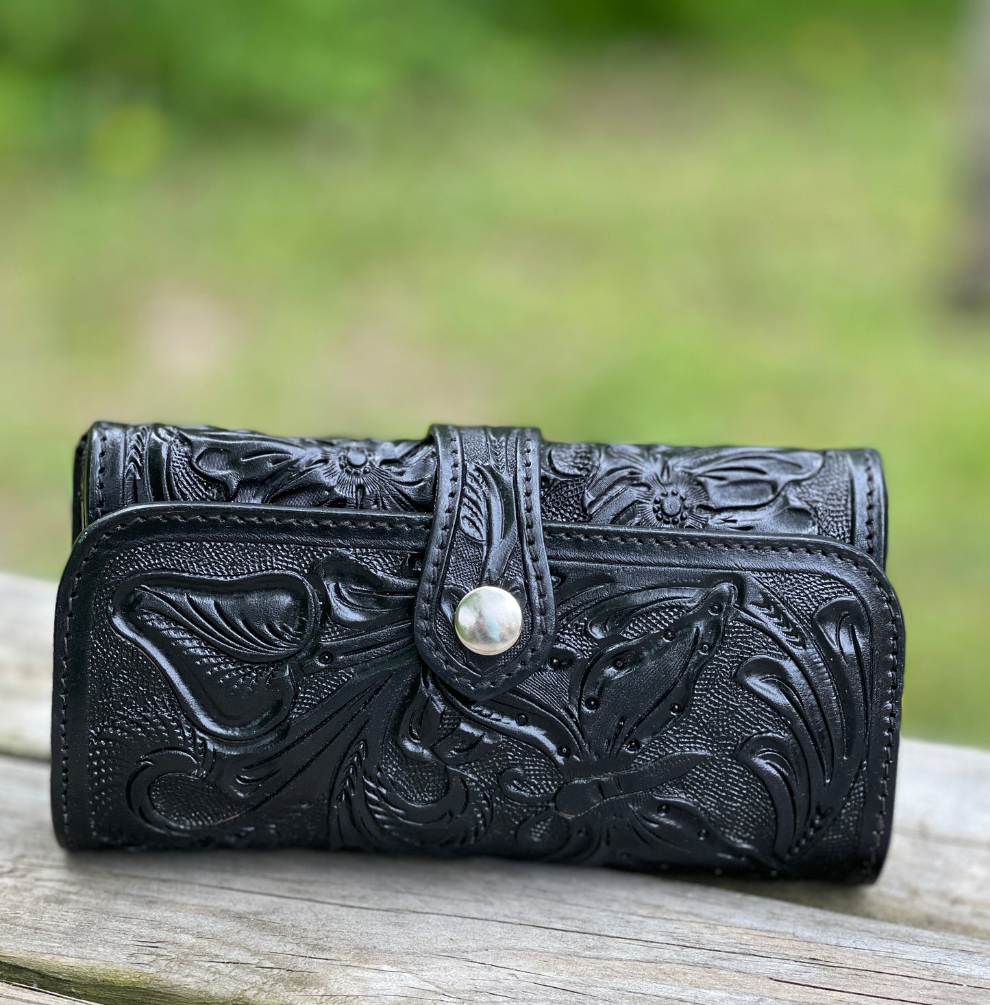 Hand-Tooled Leather Wallet "BOTON" by ALLE - ALLE Handbags