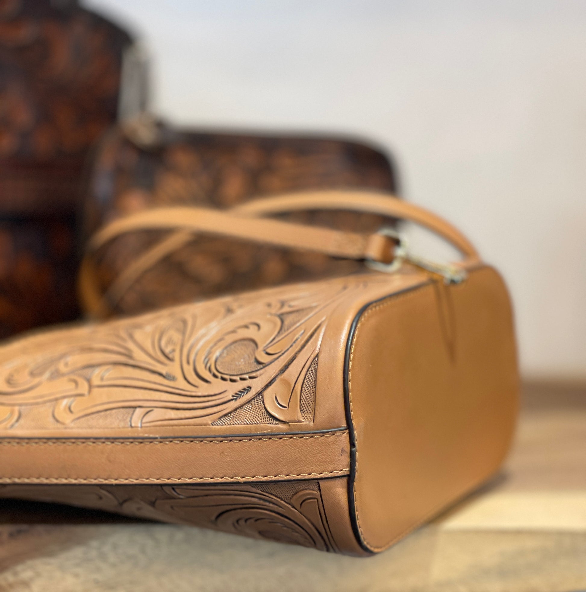 Hand-Tooled Leather Crossbody FLORIDA - ALLE Handbags