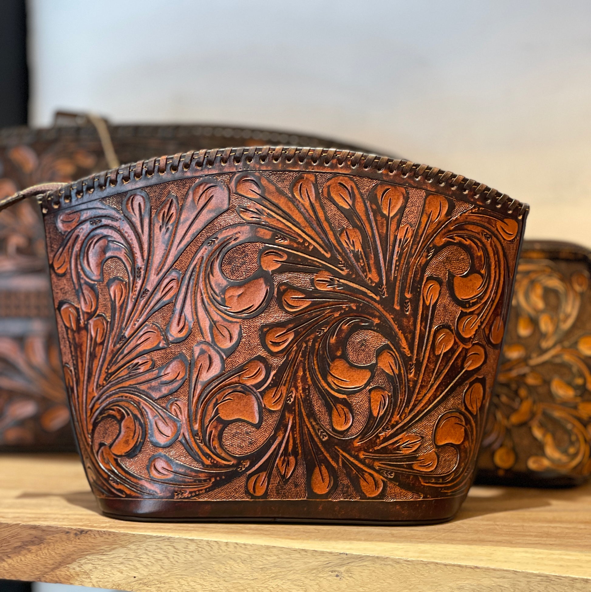 Hand-Tooled Leather Crossbody FLORIDA - ALLE Handbags
