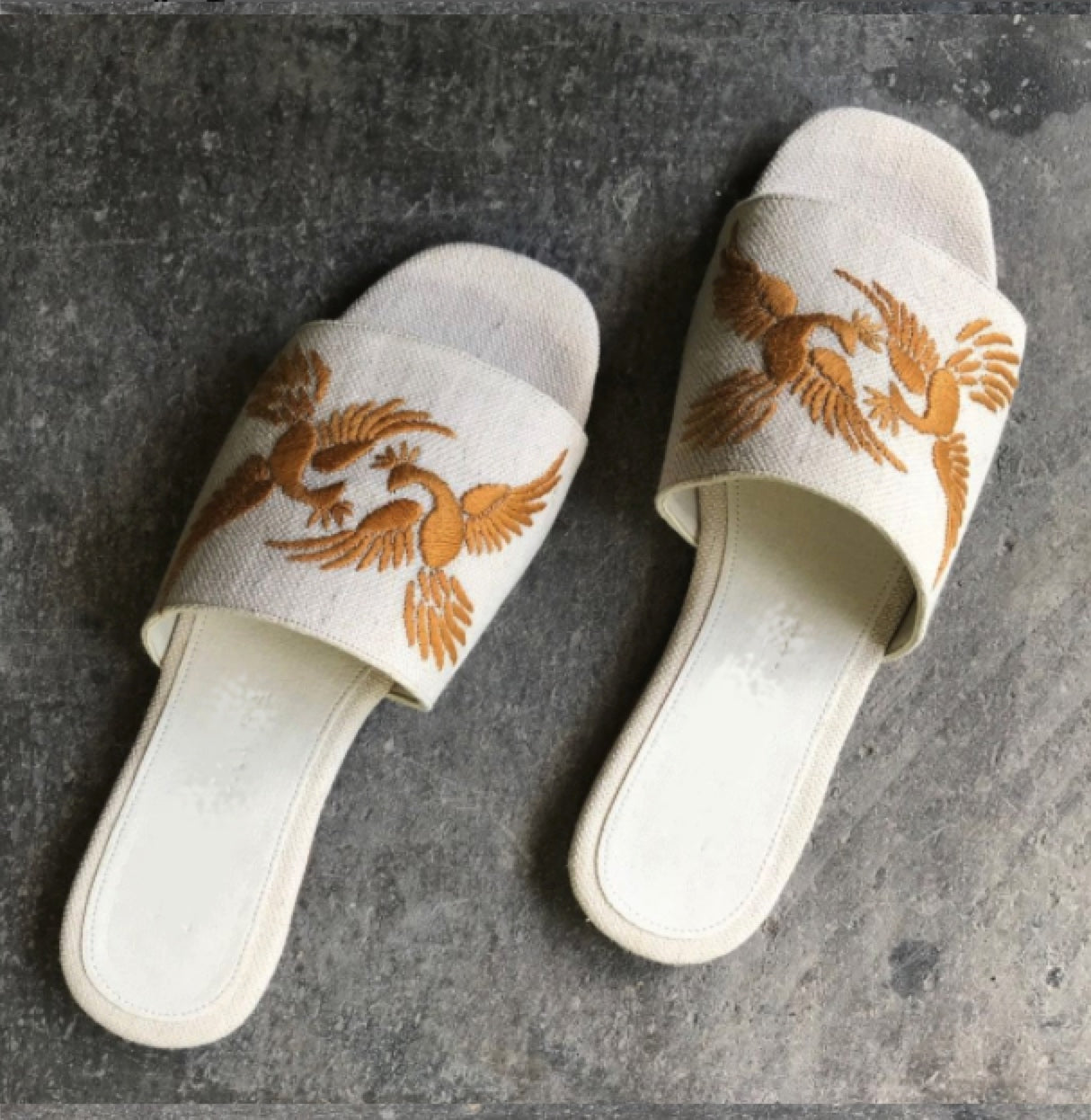 Fine Hand-embroidered Linen Beach Sandals "ALEBRIJES", in Gold - ALLE Handbags