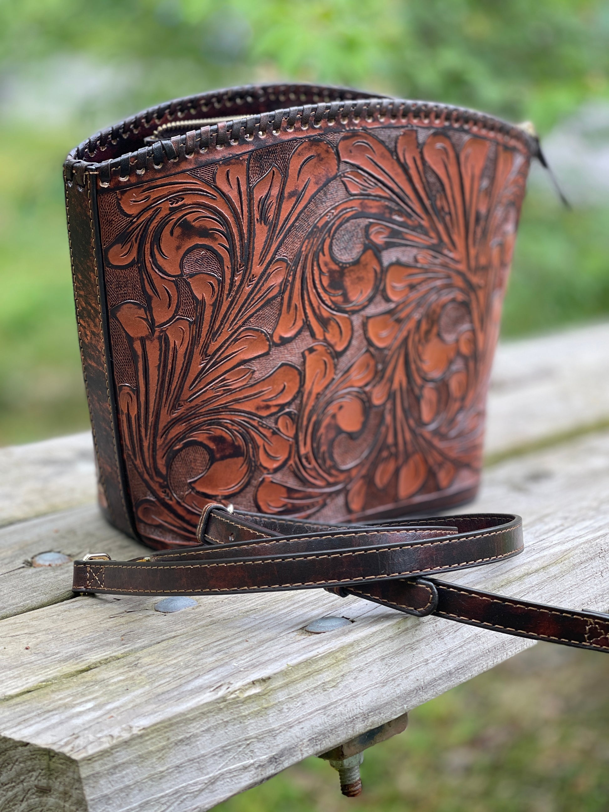 Hand-Tooled Leather Crossbody FLORIDA - ALLE Handbags
