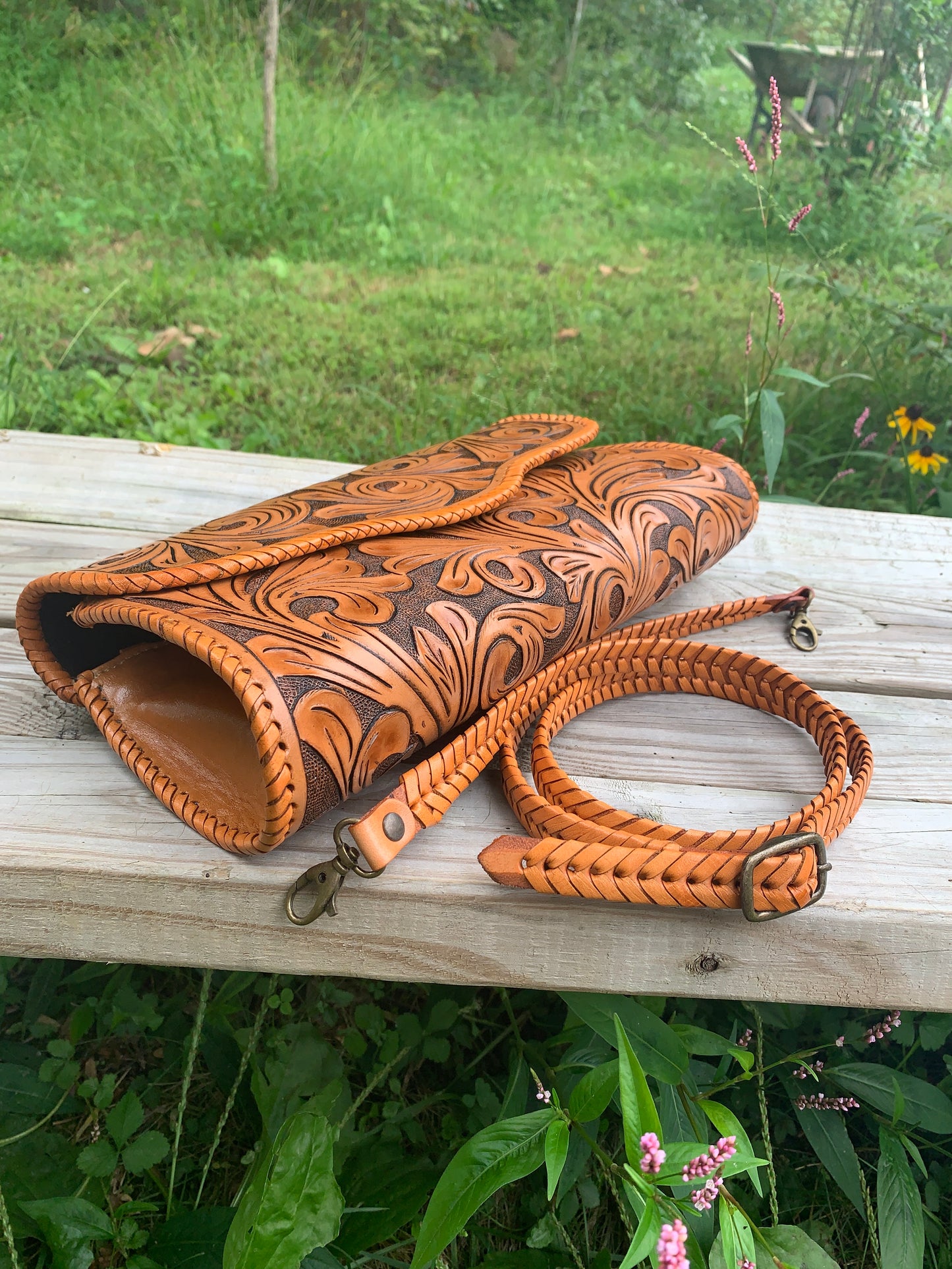 Hand-Tooled Leather Large Clutch & Crossbody "Ondulada" by ALLE more Colors - ALLE Handbags