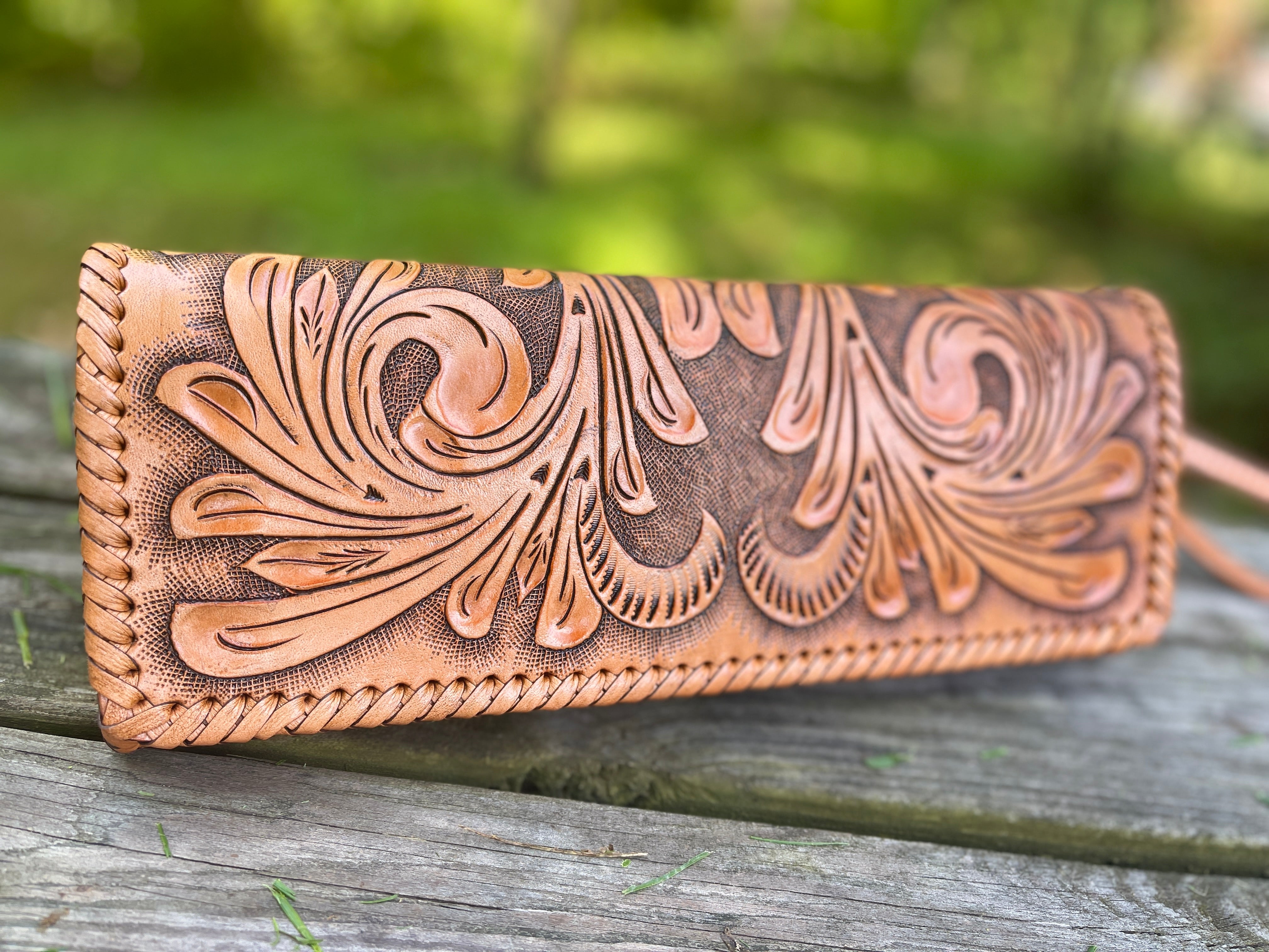 Bossa Canela Hand Tooled Cluth deals