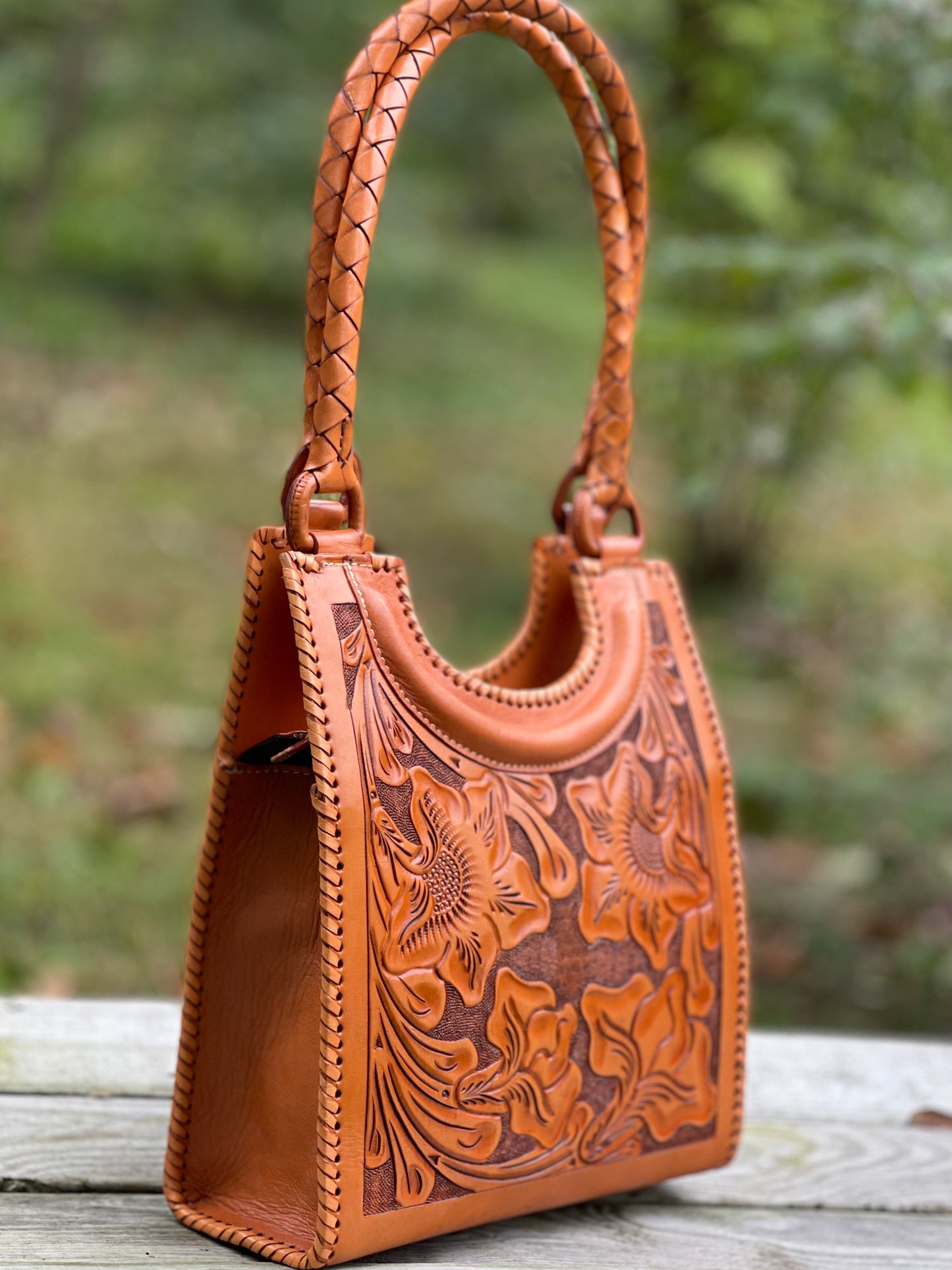 Hand Tooled Leather Hobo Bag "BAALY" by ALLE