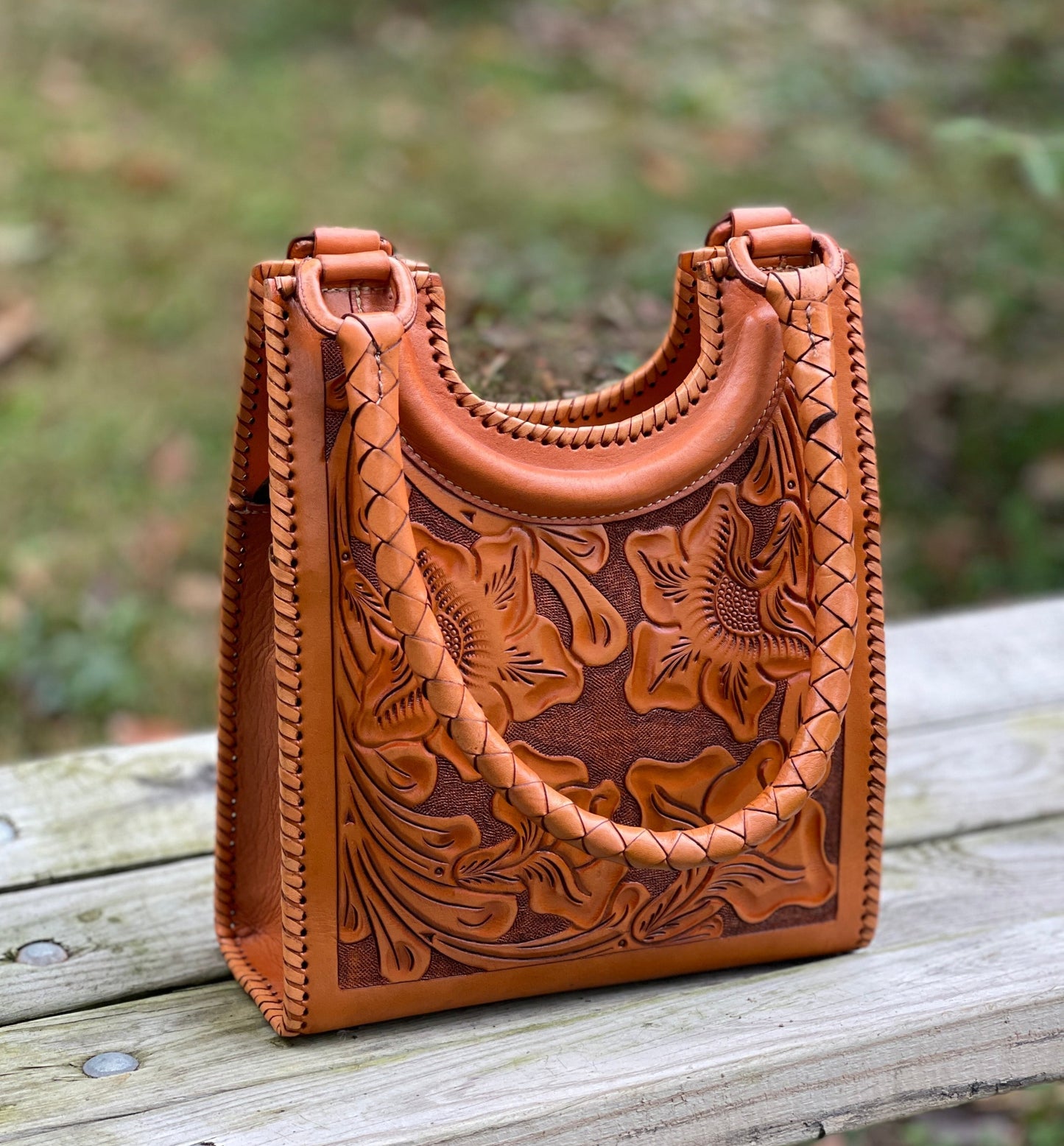 Hand Tooled Leather Hobo Bag "BAALY" by ALLE