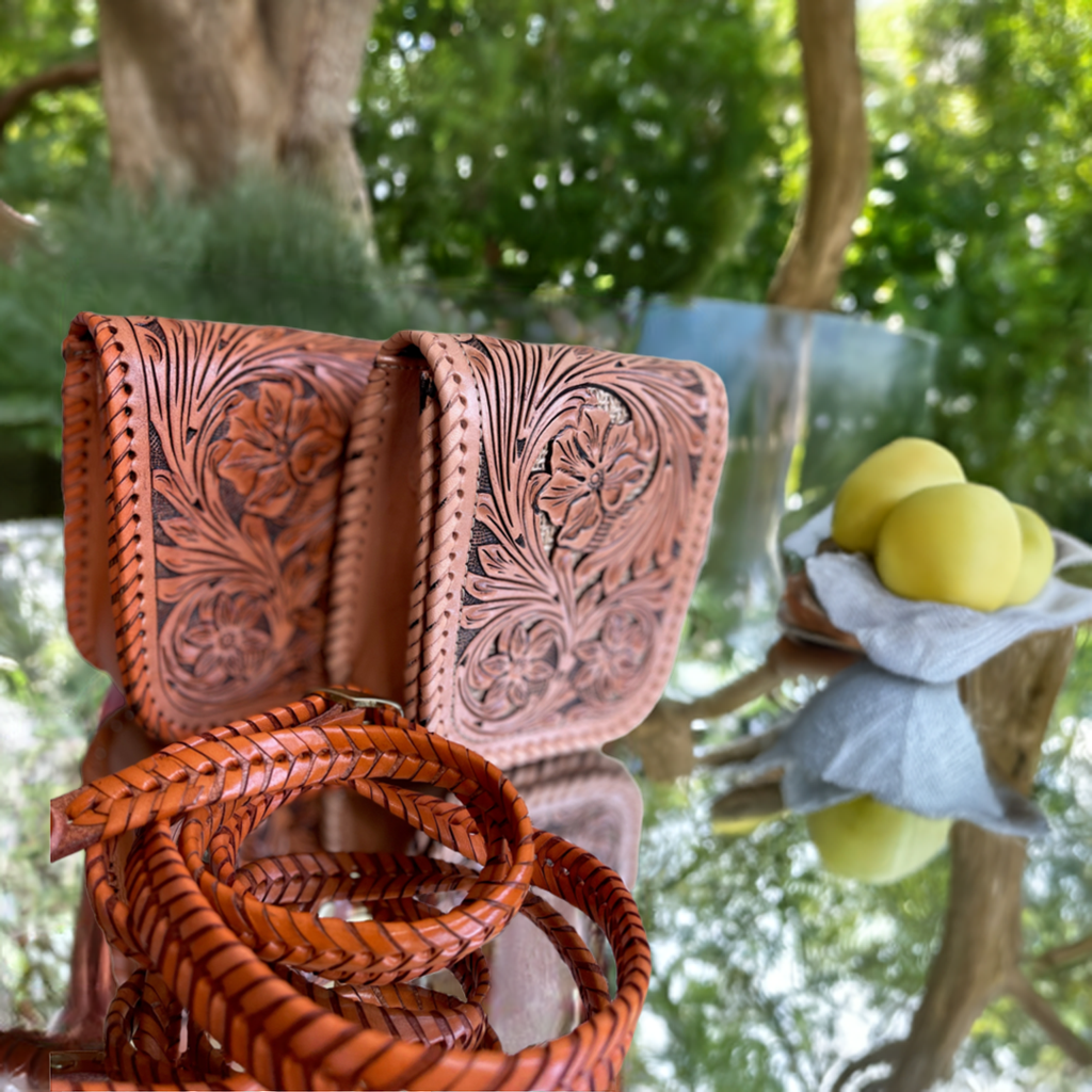 Hand-Tooled Leather Wallet & Crossbody "BETY"