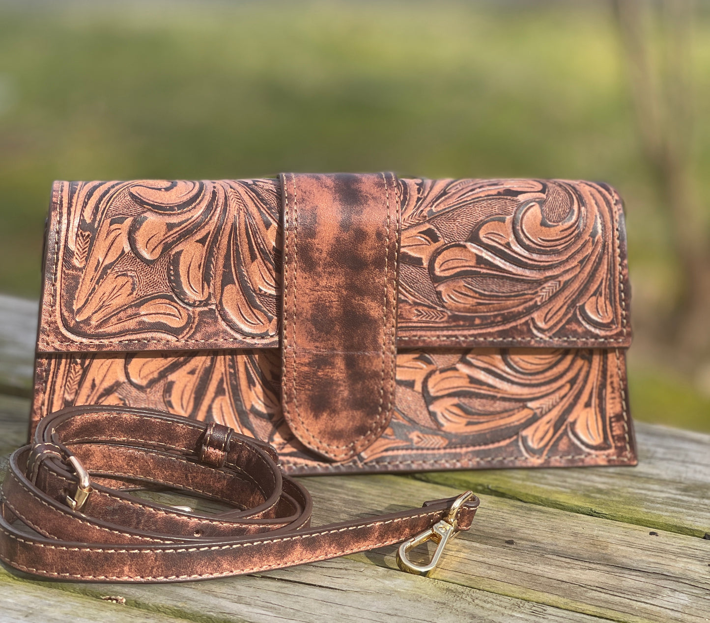 Hand-Tooled Leather Crossbody & Clutch MACLOVIA - ALLE Handbags