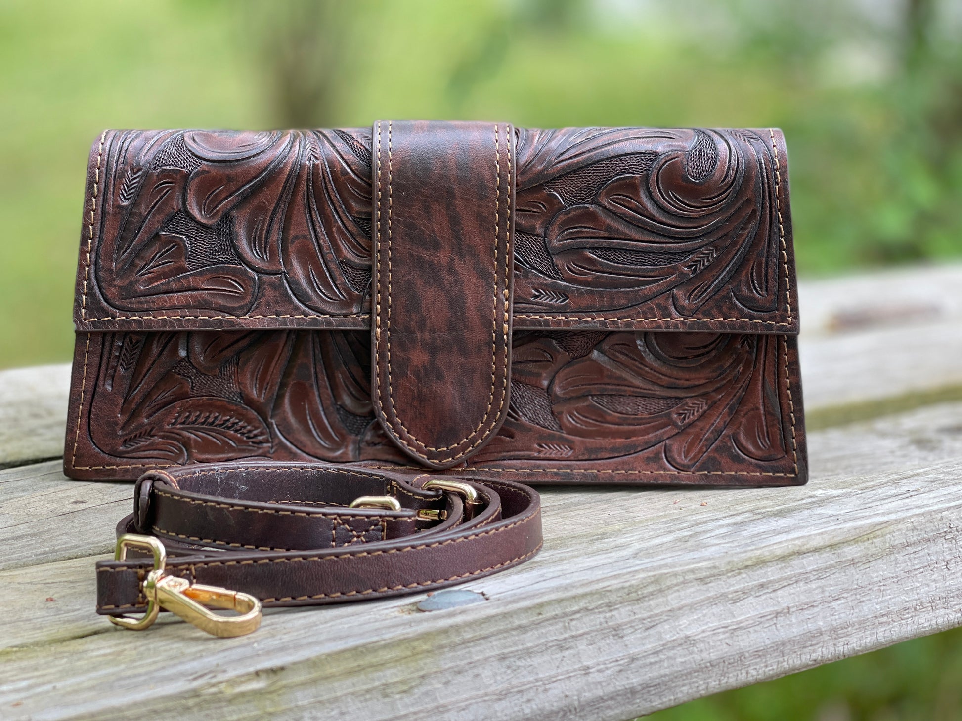 Hand-Tooled Leather Crossbody & Clutch MACLOVIA - ALLE Handbags