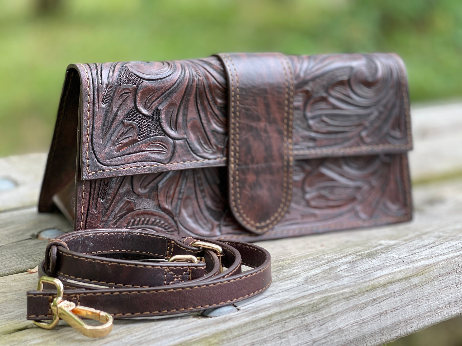 Hand-Tooled Leather Crossbody & Clutch MACLOVIA - ALLE Handbags