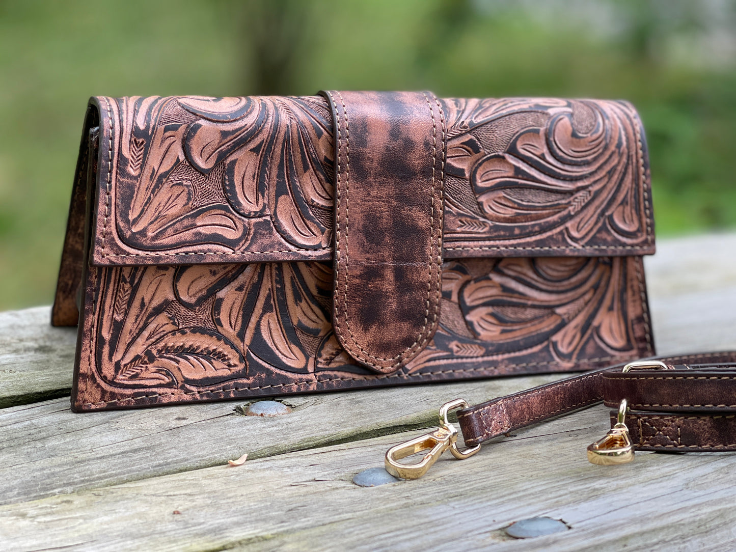 Hand-Tooled Leather Crossbody & Clutch MACLOVIA - ALLE Handbags