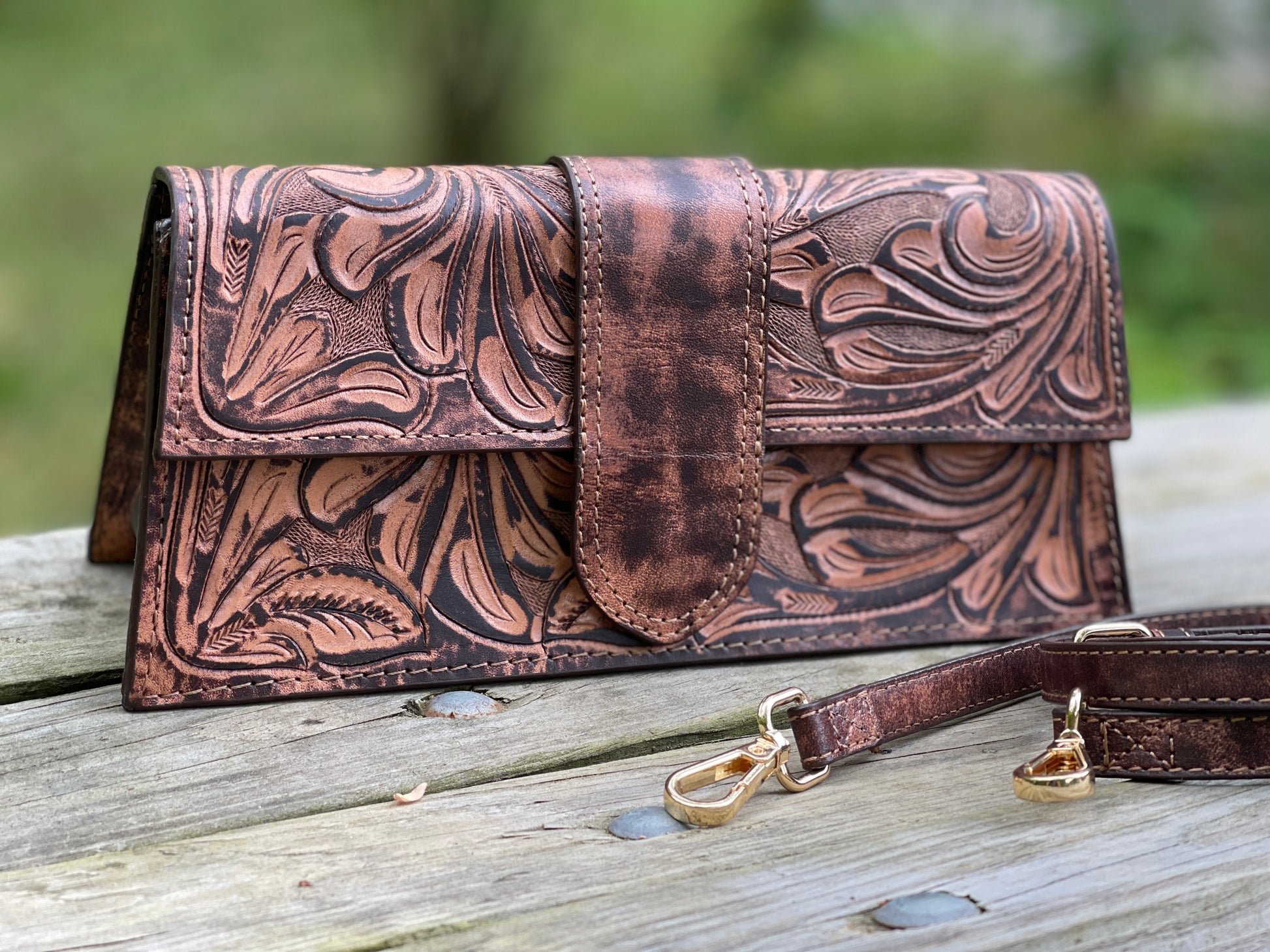 Hand-Tooled Leather Crossbody & Clutch MACLOVIA - ALLE Handbags