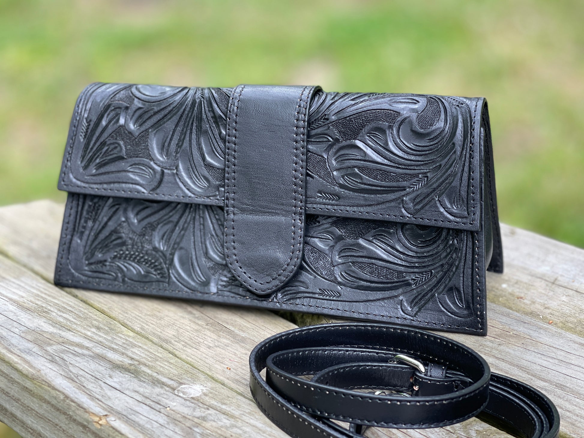 Hand-Tooled Leather Crossbody & Clutch MACLOVIA - ALLE Handbags