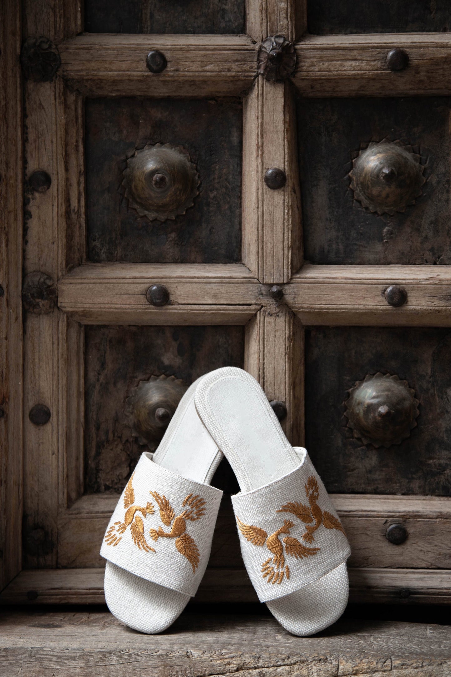 Fine Hand-embroidered Linen Beach Sandals "ALEBRIJES", in Gold - ALLE Handbags